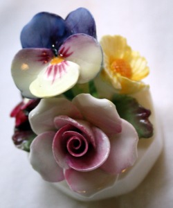 ... things I collect.  The first Aynsley floral!  Pansies are my favorite flower.  